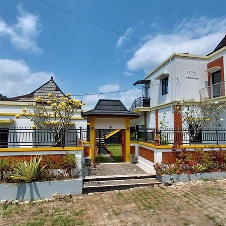 Pool Villa Saung Suluh Purwokerto Luaran gambar
