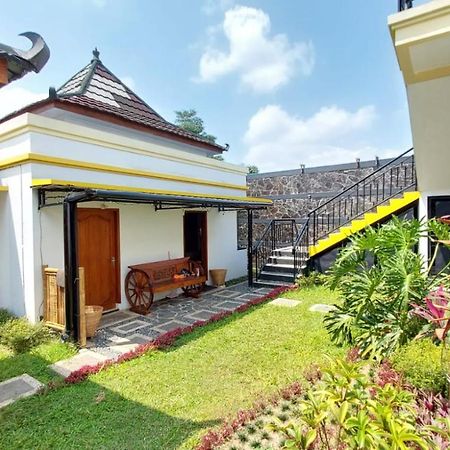 Pool Villa Saung Suluh Purwokerto Luaran gambar