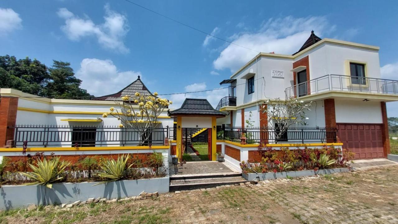 Pool Villa Saung Suluh Purwokerto Luaran gambar