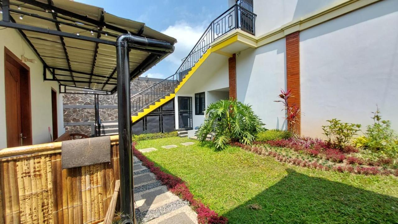 Pool Villa Saung Suluh Purwokerto Luaran gambar