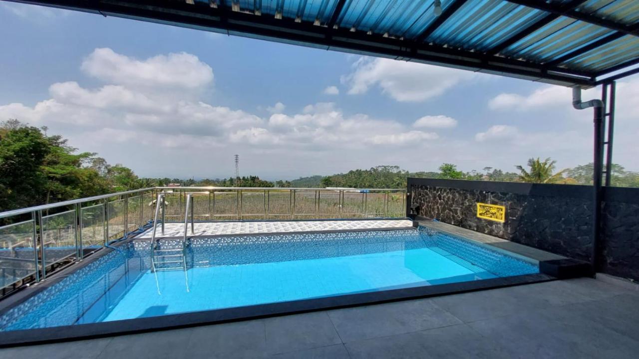 Pool Villa Saung Suluh Purwokerto Luaran gambar