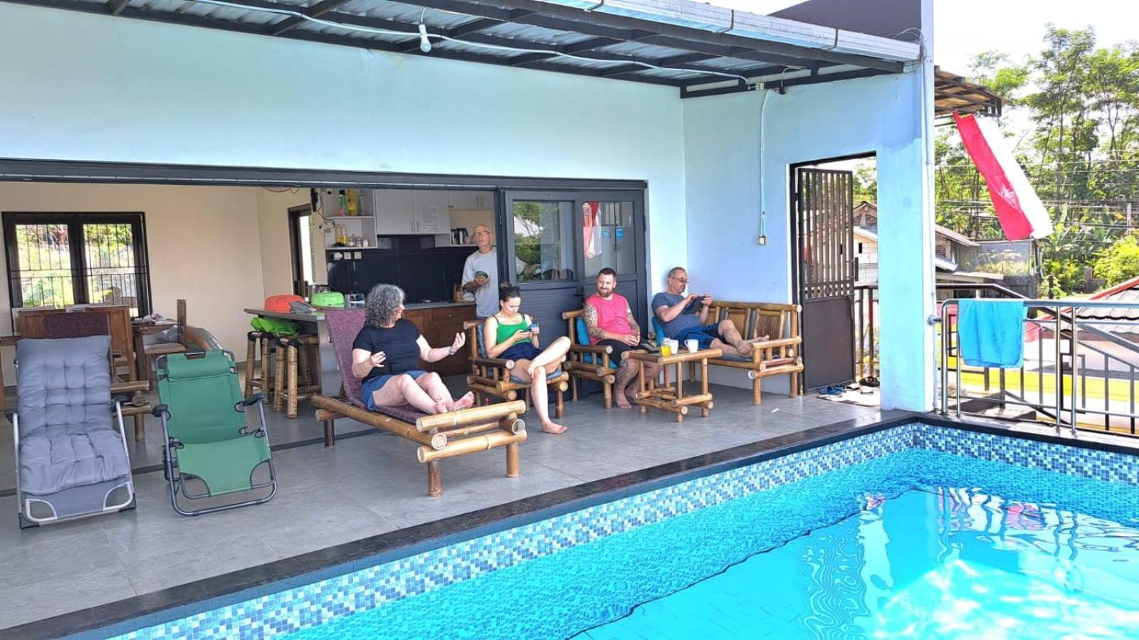 Pool Villa Saung Suluh Purwokerto Luaran gambar
